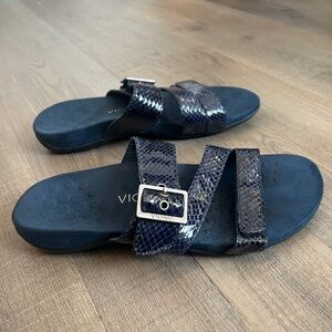 Vionic Skylar Blue Textured Strappy Sandals